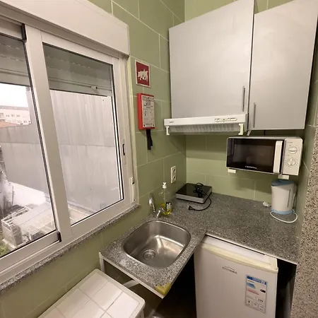 Проживание в семье Antero De Quental 2 *