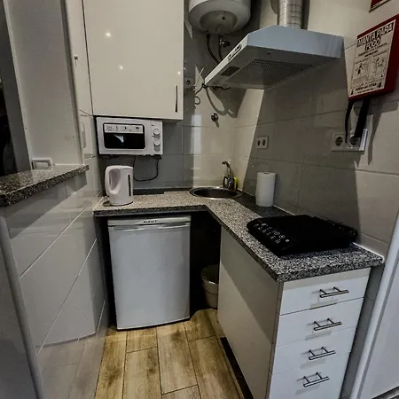 Проживание в семье Antero De Quental 2 *